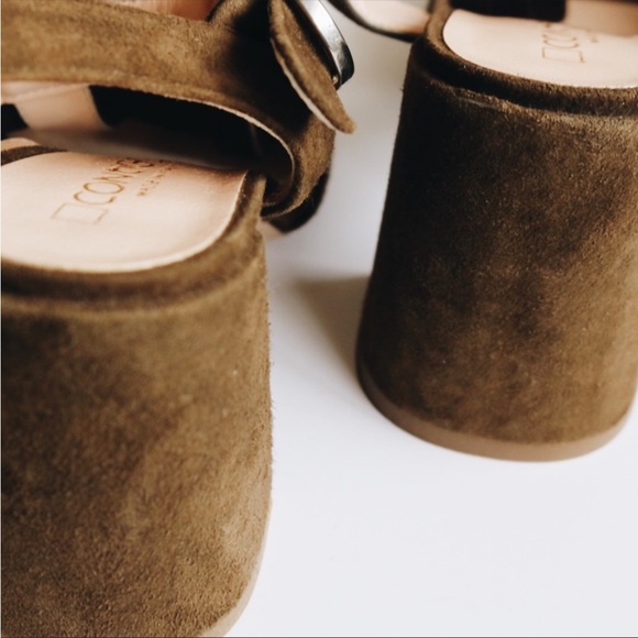 Italian Leather Heel Sandals - Picture 3 of 3